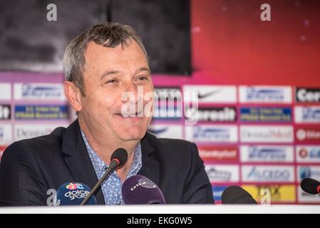 9. April 2015: Mircea Rednic Petrolul Ploiesti Trainer auf der Pressekonferenz nach der Liga, ich zwischen FC Steaua Bukarest ROU und FC Petrolul Ploiesti ROU bei nationalen Arena, Rumänien ROU Spiel. Catalin Soare/www.sportaction.ro Stockfoto