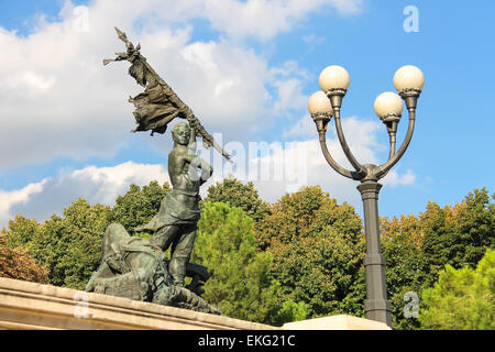 8. August 1848-Denkmal (Monumento Ai Caduti del VIII Agosto 1848) im Park Montagnola. Bologna, Italien Stockfoto