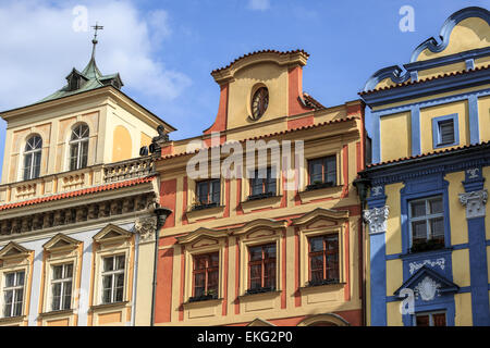 Dekorative Gebäude auf dem Altstädter Ring in Prag, Tschechische Republik Stockfoto