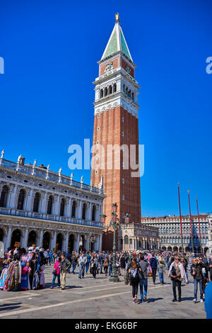 Piazza San Marco, oft bekannt auf Englisch als der St.-Markus Platz Venedig Italien Stockfoto