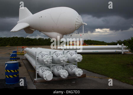 Am 22. Juli 2014 setzte das Office of Air and Marine des U.S. Customs and Border Protection das Tethered Aerostat Radar System (TARS) in Cudjoe Key ein. Das System führte zu einer verbesserten Luftüberwachung, zur Aufspürung tief fliegender Flugzeuge und zur Verbesserung der Grenzsicherheit entlang der Küste. Stockfoto