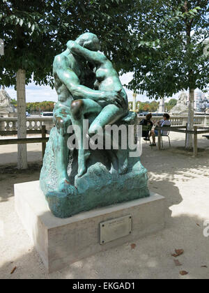 Der Kuss. Eine Rodin Skulptur aus Bronze in Paris, Frankreich. Stockfoto