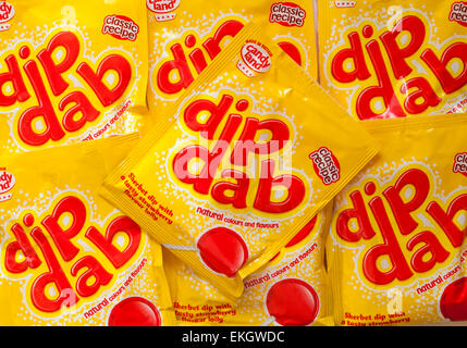 Pakete von Candy Land dip Dab-sorbet Dip mit einem leckeren Erdbeeraroma lolly in Großbritannien gemacht Stockfoto