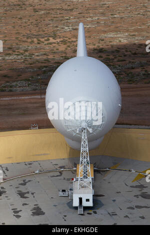 Das Office of Air and Marine bei U.S. Customs and Border Protection betreibt das Tethered Aerostat Radar System (TARS) in Deming, New Mexico, um die Grenzsicherheit und die Überwachung zu verbessern. Stockfoto