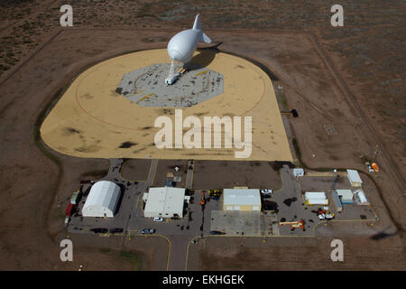 Das Office of Air and Marine (OAM) der CBP betreibt das Tethered Aerostat Radar System (TARS) in Deming, New Mexico. Das System bietet Luftüberwachung und Radarüberwachung, um unerlaubte Grenzübertritte zu erkennen und die Gesamtbemühungen zur Grenzsicherheit entlang der Südwestgrenze zu unterstützen. Stockfoto