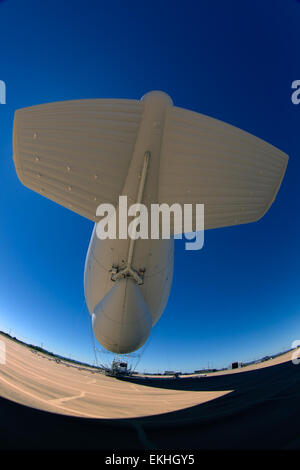 Am 17. September 2014 setzte der U.S. Customs and Border Protection das Tethered Aerostat Radar System (TARS) in Yuma ein. Das System verbessert die Überwachungsfunktionen und hilft, tief fliegende Flugzeuge entlang der Südwestgrenze zu erkennen und zu überwachen. Stockfoto