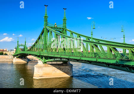 Budapest, Ungarn. Szabadsag, Liberty Brücke verbindet Buda und Pest über die Donau, im Jahr 1896 erbaut. Stockfoto