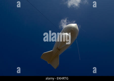 Das Tethered Aerostat Radar System (TARS) am Standort Lajas in Puerto Rico ist ein wichtiger Bestandteil des Grenzüberwachungsnetzes der CBP und bietet Luftüberwachungs- und Radarfunktionen zur Überwachung auf potenzielle Sicherheitsbedrohungen. Stockfoto