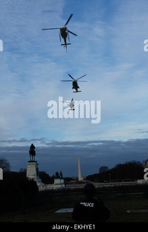 Die ASTAR Air Blackhawk, Teil des CBP Office of Air and Marine, wird für die Grenzdurchsetzung und den Zollschutz eingesetzt, wobei sowohl Luftfahrzeuge als auch Seeschiffe für Luft- und wassergestützte Sicherheitseinsätze eingesetzt werden. Stockfoto