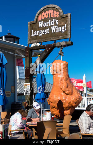 Hooter's Restaurant, John's Pass Village, Madeira Beach, Florida Stockfoto