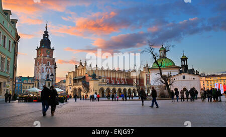 Die Tuchhallen auf dem Hauptplatz von Krakau, Polen Stockfoto