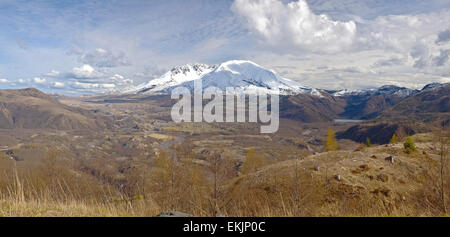 Mt. St. Helen mit dramatischen Himmel Panoramablick auf US-Bundesstaat Washington. Stockfoto