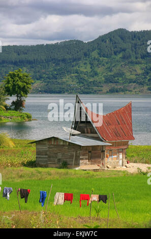 Traditionelles Batak-Haus auf Samosir Island, Sumatra, Indonesien, Südostasien Stockfoto