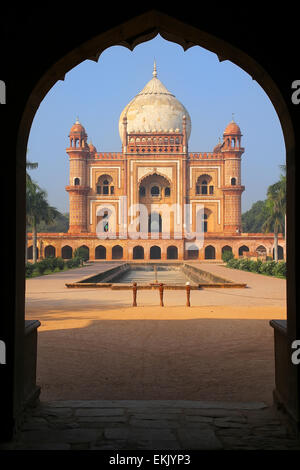 Grab des Safdarjung gesehen vom Haupttor, New Delhi, Indien. Es wurde im Jahre 1754 im Stil Moghul-Reich gebaut. Stockfoto
