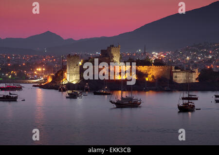 Abends Blick Kastell St. Peter in Bodrum Stadt, Provinz Muğla, Türkei Stockfoto