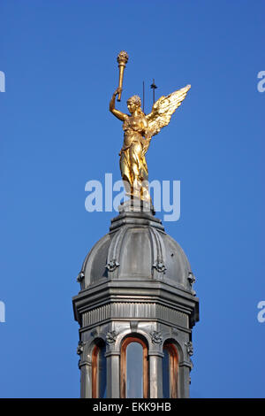 Engel der Erleuchtung, Statue auf dem Dach des Gebäudes auf König Tomislav-Platz Stockfoto