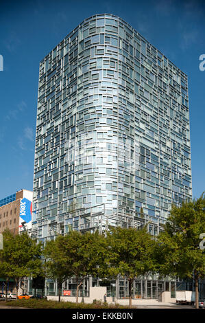 USA, New York City 100 Eleventh Avenue Wohnturm von Jean Nouvel entworfen Stockfoto