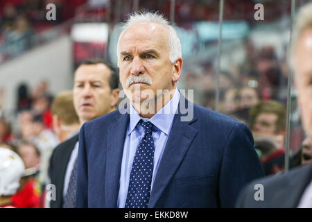 Raleigh, North Carolina, USA. 23. März 2015. Chicago Blackhawks Kopf Trainer Joel Quenneville während des NHL-Spiels zwischen den Chicago Blackhawks und die Carolina Hurricanes in der PNC-Arena. Die Blackhawks besiegt den Carolina Hurricanes 3-1. © Andy Martin Jr./ZUMA Draht/Alamy Live-Nachrichten Stockfoto