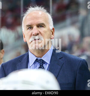 Raleigh, North Carolina, USA. 23. März 2015. Chicago Blackhawks Kopf Trainer Joel Quenneville während des NHL-Spiels zwischen den Chicago Blackhawks und die Carolina Hurricanes in der PNC-Arena. Die Blackhawks besiegt den Carolina Hurricanes 3-1. © Andy Martin Jr./ZUMA Draht/Alamy Live-Nachrichten Stockfoto