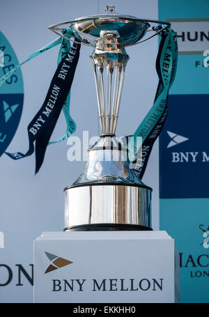 London, UK. 11. April 2015.   BNY Mellon Trophy. Bildnachweis: Stephen Bartholomäus/Alamy Live-Nachrichten Stockfoto