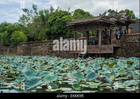 Der Seerosenteich der Kaiser Grab Hue, Vietnam Stockfoto