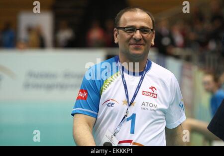 Sopot, Polen. 11. April 2015. 2015 CEV Volleyball Frauen-Pokal - Endspiel zwischen Atom Trefl Sopot (Polen) und Dinamo Krasnodar (Russland) in der ERGO Arena Sport Hall in Sopot. Polnischen Comic Grzegorz Halama während dem Spiel Credit: Michal Fludra/Alamy Live News Stockfoto