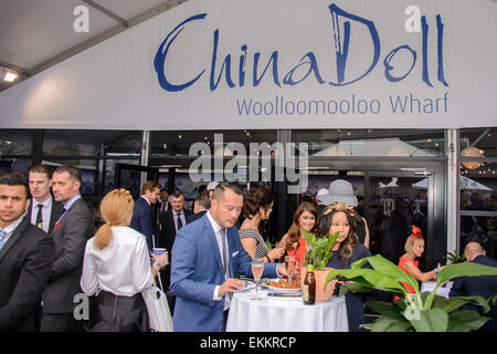 Sydney, Australien. 11. April 2015. Gäste genossen ein$ 450 Ticket China Doll Popup Restaurant Menü am Royal Randwick. Bildnachweis: MediaServicesAP/Alamy Live-Nachrichten Stockfoto