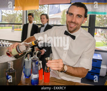 Sydney, Australien. 11. April 2015. Mitarbeiter von Eisbergen Popup Restaurant im Royal Randwick. Bildnachweis: MediaServicesAP/Alamy Live-Nachrichten Stockfoto