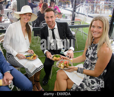 Sydney, Australien. 11. April 2015. Gäste genossen ein$ 450 Ticket Chiswick Popup Restaurant Menü am Royal Randwick. Bildnachweis: MediaServicesAP/Alamy Live-Nachrichten Stockfoto