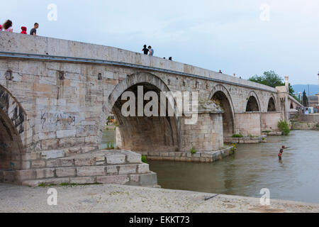 Steinerne Brücke in der Altstadt, Skopje, Republik Mazedonien, Europa Stockfoto