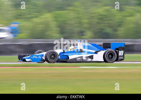 Avondale, LA, USA. 11. April 2015. während des Indy Grand Prix von Louisiana auf NOLA Motor Speedway in New Orleans, Louisiana Steve Dalmado, ESW, CSM, Alamy Live-Nachrichten Stockfoto