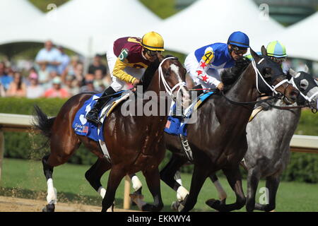 Hot Springs, Arkansas, USA. 11. April 2015. Beginn der Oaklawn Hanicap in Oaklawn Park in Hot Springs, AR. Justin Manning/ESW/CSM/Alamy Live News Stockfoto