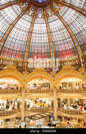 Kaufhaus Galeries Lafayette Paris mit seinen Art Nouveau-Architektur Stockfoto