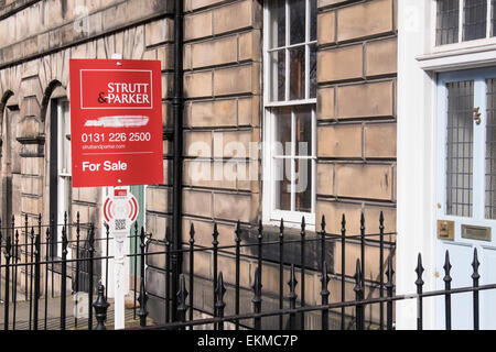 Zum Verkauf und zu lassen Sie Zeichen außerhalb Eigenschaften in Edinburgh, Vereinigtes Königreich Stockfoto