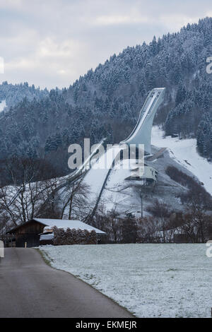 Die Sprungschanze auf dem Gelände der Olympischen Winterspiele 1936 in Garmisch-Partenkirchen Stockfoto