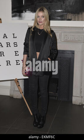 Prominente besuchen Paul Wellers "Echte Stars sind selten starten heute Abend" in Somerset House.  Mitwirkende: Laura Whitmore Where: London, Vereinigtes Königreich bei: 8. Oktober 2014 Stockfoto