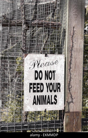 Melden Sie sich Don't füttern der Tiere im Riverview Zoo in Peterborough, Ontario, Kanada Stockfoto