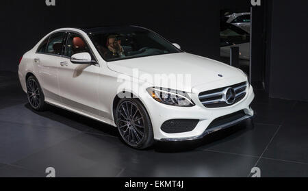 New York, NY - 2. April 2015: Äußere der Mercedes C-Klasse-Auto auf dem Display an der New York International Auto Show im Javits Center Stockfoto