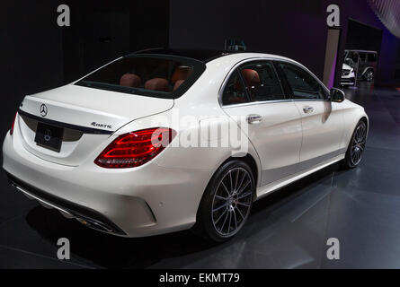 New York, NY - 2. April 2015: Äußere der Mercedes C-Klasse-Auto auf dem Display an der New York International Auto Show im Javits Center Stockfoto