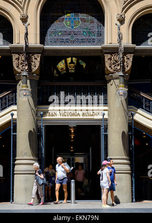 Eintritt in das Queen Victoria Building (QVB), Sydney, Australien. Viktorianischen Gotik (Neugotik) Architektur; aufwendige australischen Gebäude Stockfoto