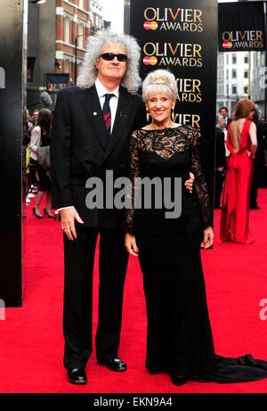 London, UK. 12. April 2015. Brian May & Anita Dobson besuchen Olivier Awards 2015 bei The Royal Opera House Covent Garden London 12. April 2015 Credit: Peter Phillips/Alamy Live News Stockfoto