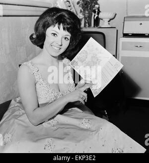 Schauspielerin und Sängerin Susan Maughan in fröhlicher Stimmung, nachdem sie gewählt wurde, um in der königlichen abwechslungsreich Show angezeigt werden. 17. Oktober 1963. Stockfoto