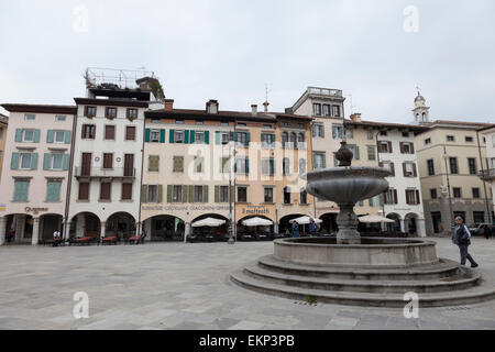 Brunnen auf der Piazza Matteotti, Udine Stockfoto