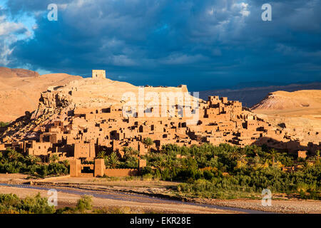 Ksar Ait Ben Haddou bei Sonnenaufgang, Provinz Ouarzazate, Marokko Stockfoto