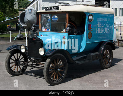 Model T Ford LKW bei Brooklands doppelte zwölf Motorsport Festival 2014 Stockfoto