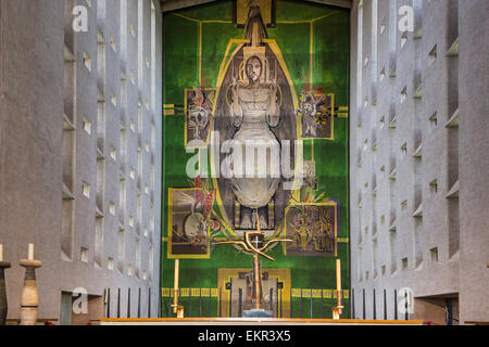 Das Interieur des neuen Coventry Cathedral, Coventry, Warwickshire, England, UK Stockfoto