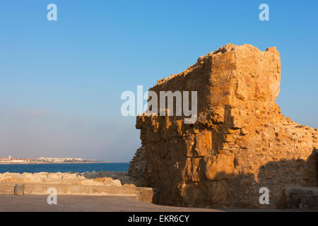 Mittelalterliche Burg von Paphos (Pafos) bei Sonnenuntergang, Republik Zypern Stockfoto