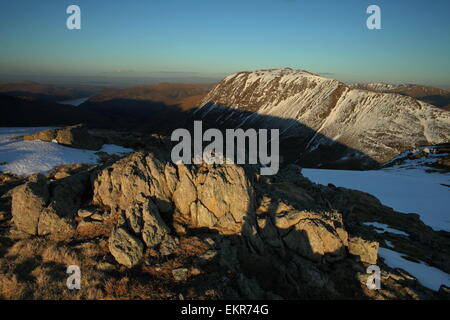 Verschneiten Winterabend - St Sunday Crag aus Dollywaggon Zander Stockfoto