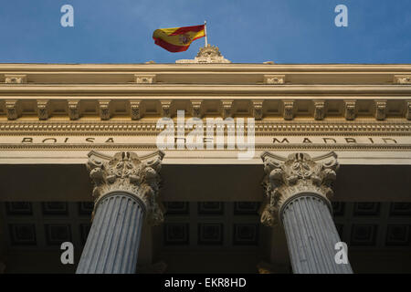 Börse-Fassade mit Steinsäulen, Madrid, Spanien Stockfoto