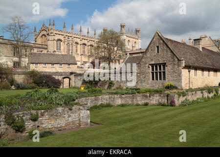 Blick vom Krieg Memorial Garden in Richtung Christ Church College, Universität Oxford, Oxford, Oxfordshire, Vereinigtes Königreich. Stockfoto